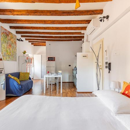 Monolocale Sui Tetti Di Bologna - Via Indipendenza Apartment Bagian luar foto