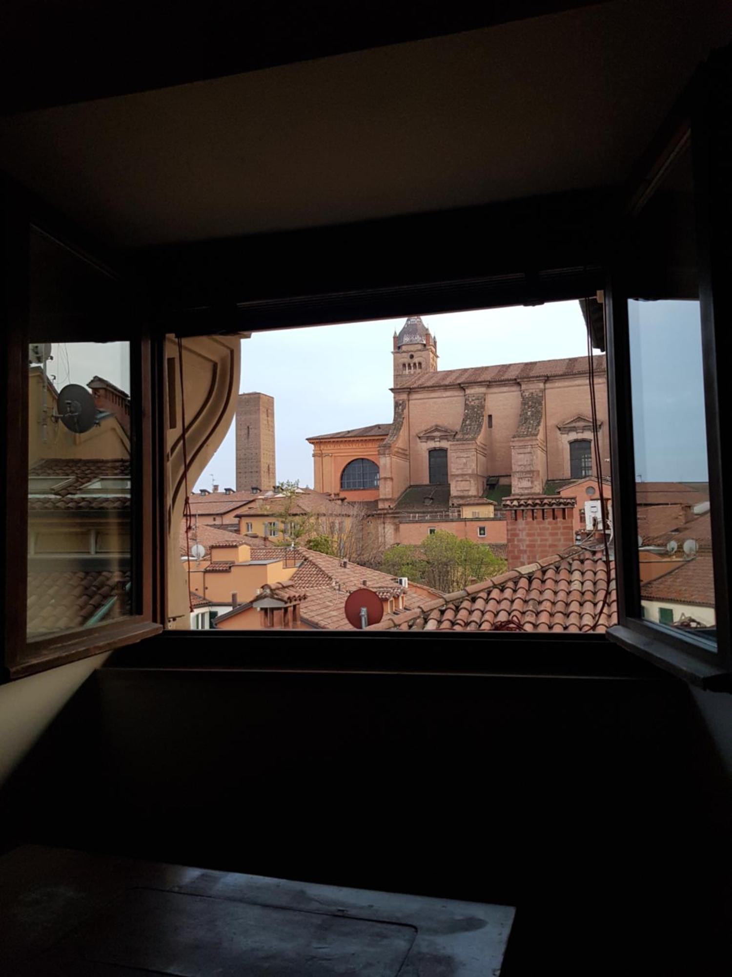 Monolocale Sui Tetti Di Bologna - Via Indipendenza Apartment Bagian luar foto