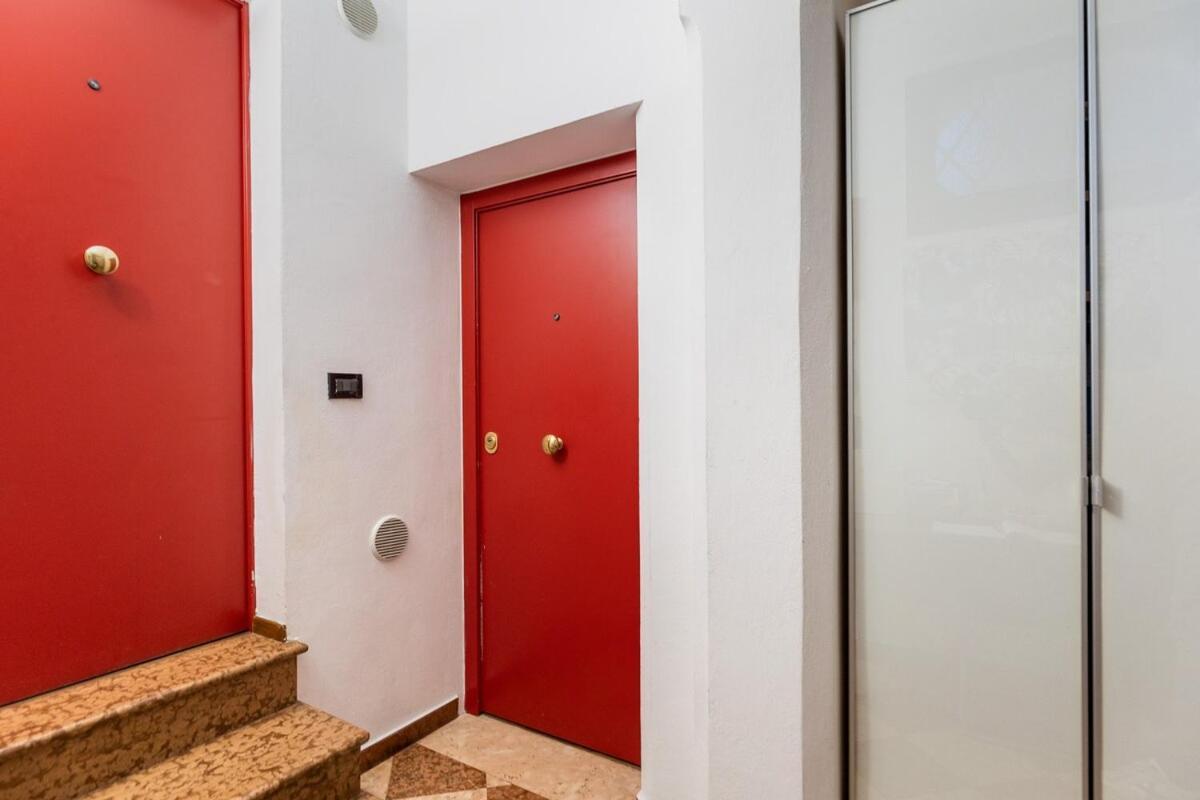 Monolocale Sui Tetti Di Bologna - Via Indipendenza Apartment Bagian luar foto