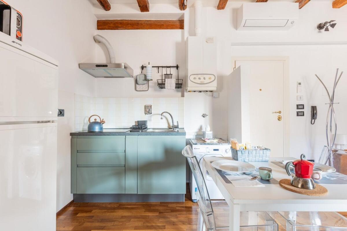 Monolocale Sui Tetti Di Bologna - Via Indipendenza Apartment Bagian luar foto