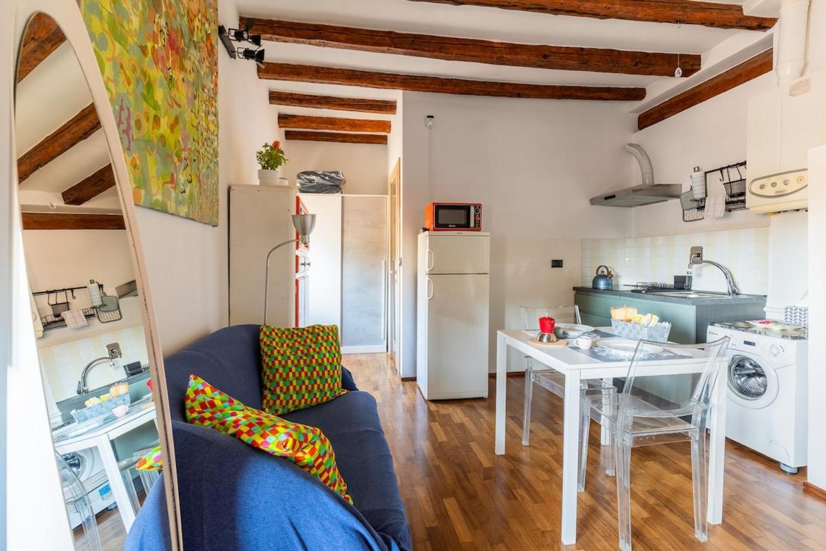 Monolocale Sui Tetti Di Bologna - Via Indipendenza Apartment Bagian luar foto