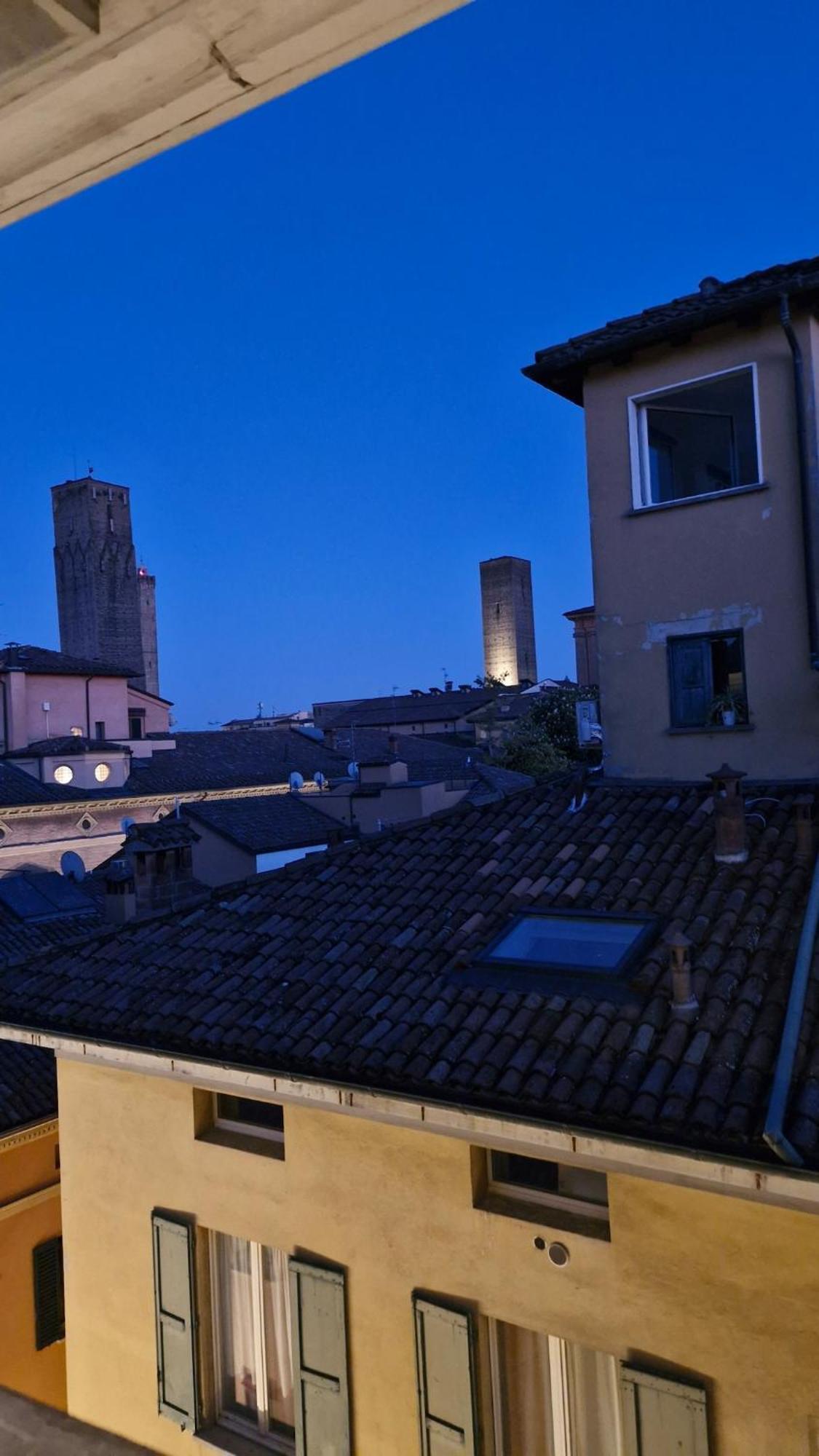 Monolocale Sui Tetti Di Bologna - Via Indipendenza Apartment Bagian luar foto