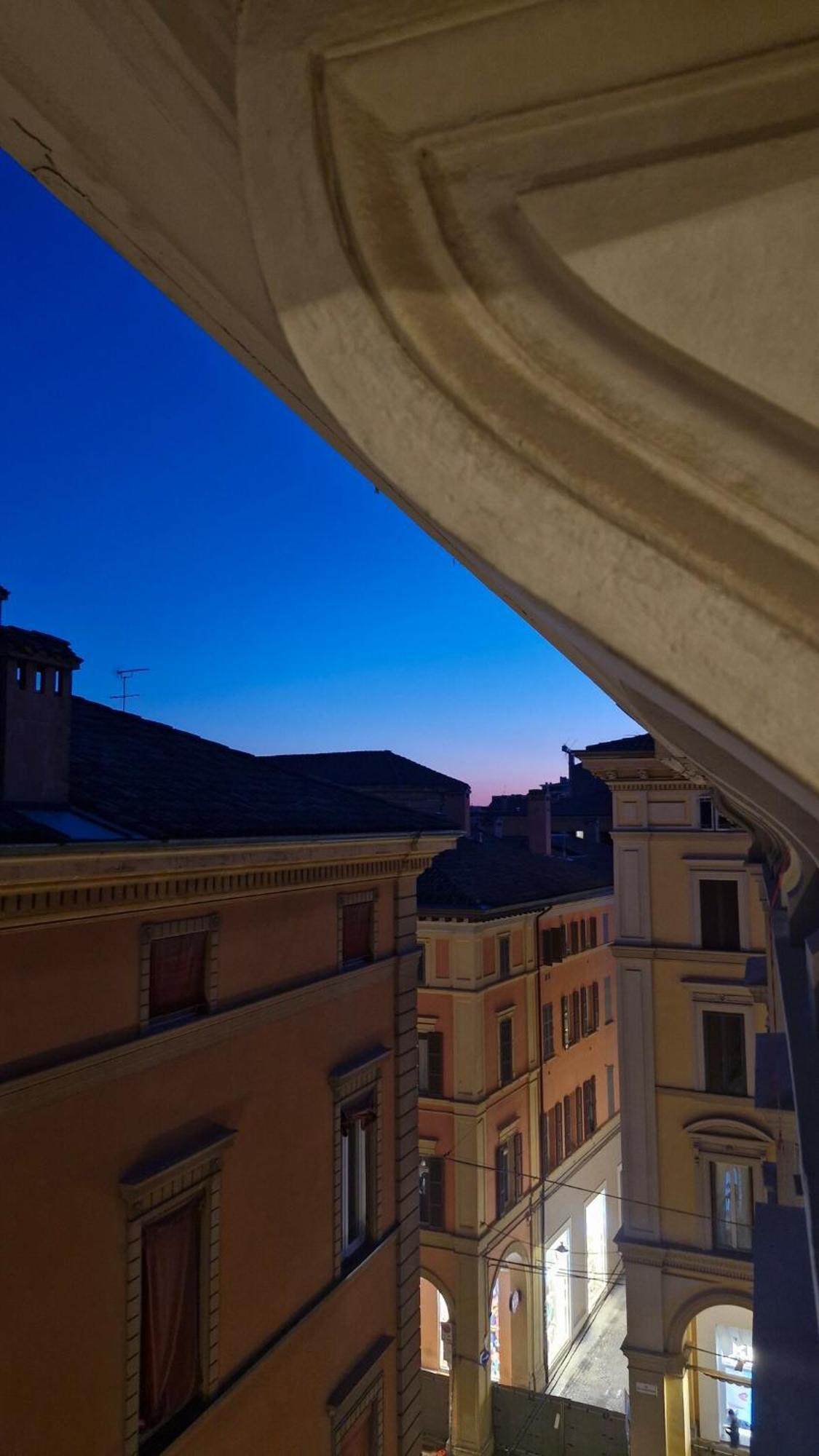 Monolocale Sui Tetti Di Bologna - Via Indipendenza Apartment Bagian luar foto