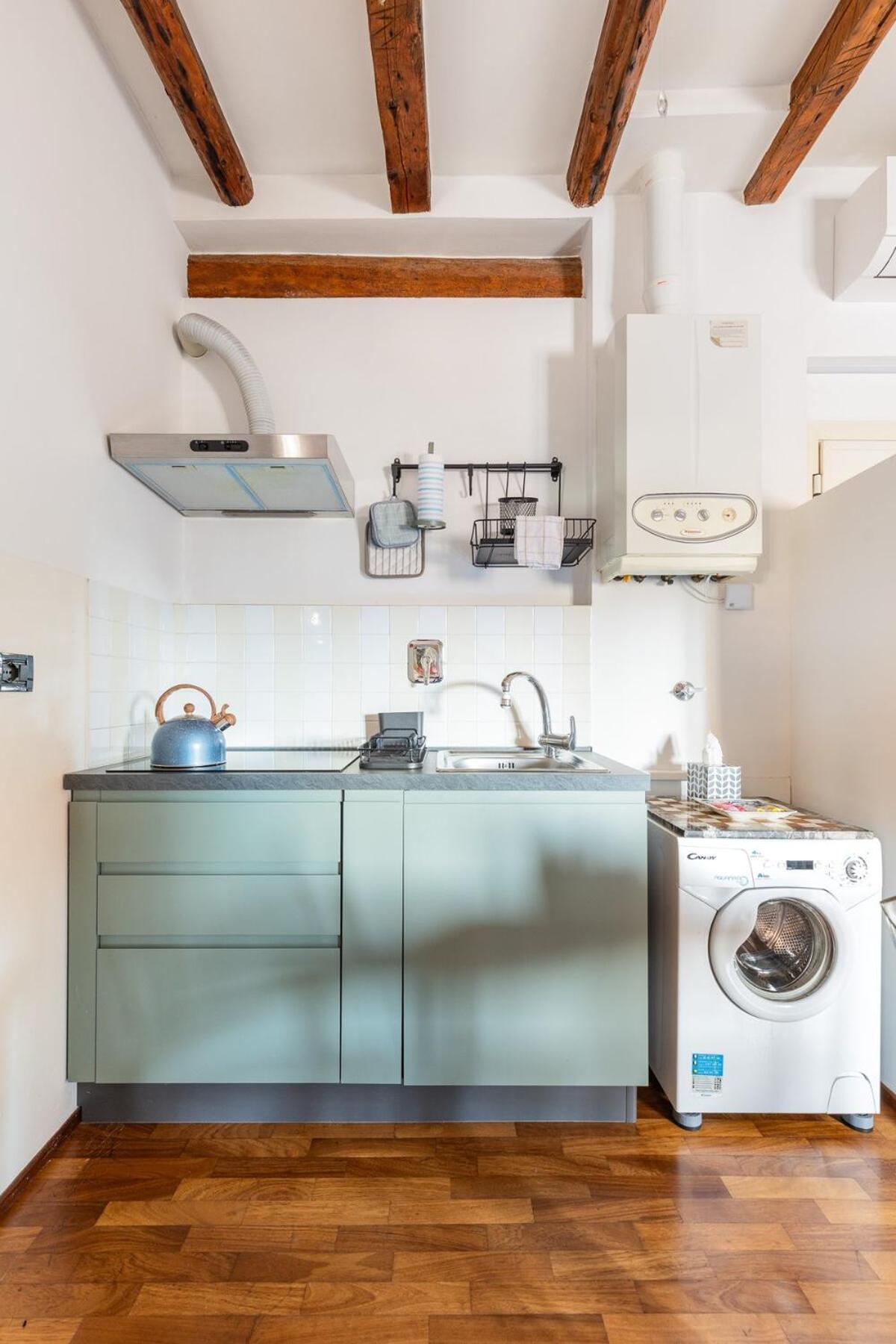 Monolocale Sui Tetti Di Bologna - Via Indipendenza Apartment Bagian luar foto